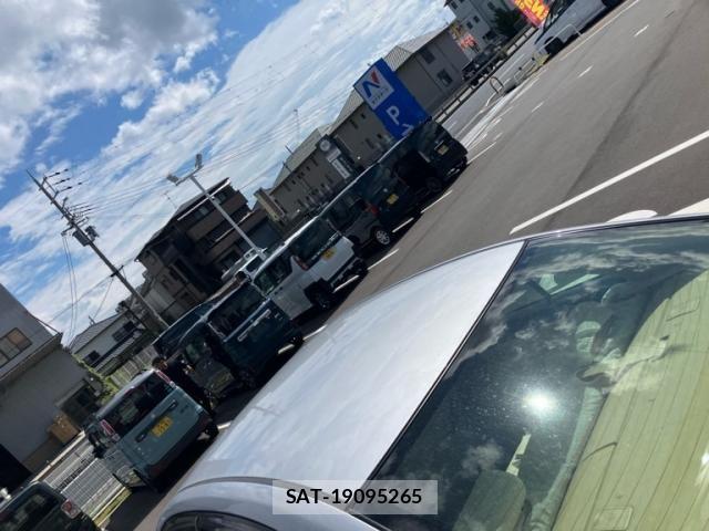Toyota PREMIO 2020-02 8628381-10
