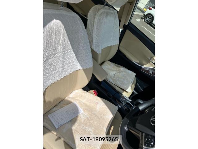 Toyota PREMIO 2020-02 8628381-13