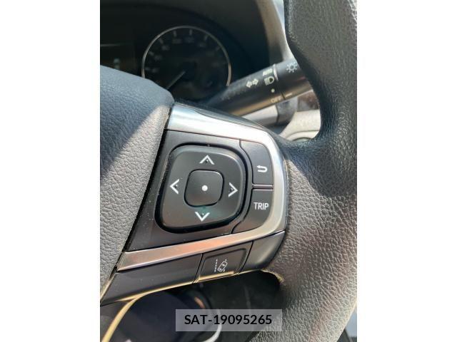 Toyota PREMIO 2020-02 8628381-16