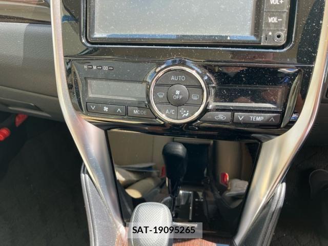 Toyota PREMIO 2020-02 8628381-18