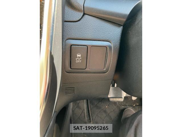 Toyota PREMIO 2020-02 8628381-19