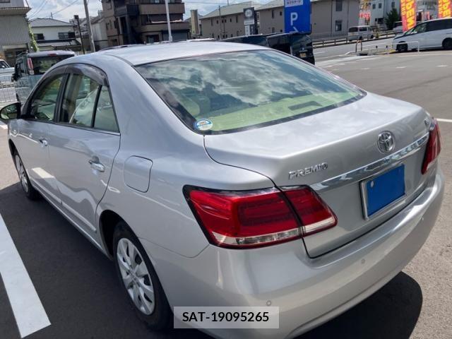Toyota PREMIO 2020-02 8628381-4