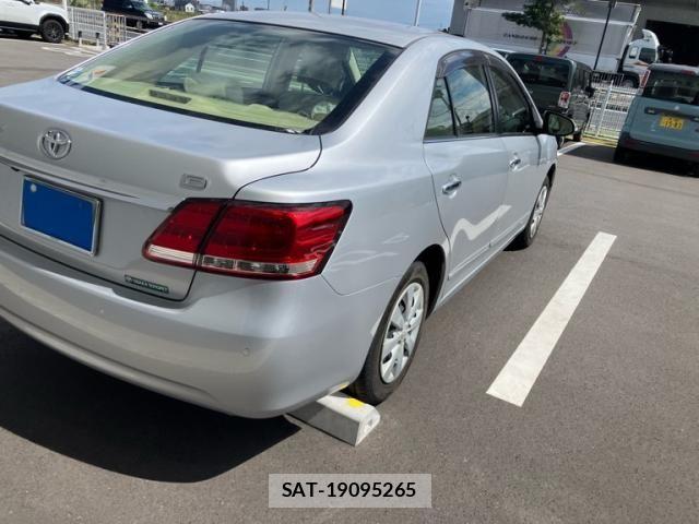 Toyota PREMIO 2020-02 8628381-5