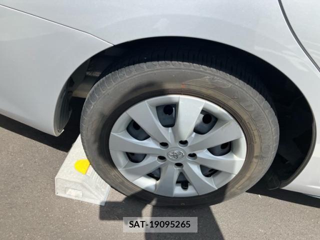 Toyota PREMIO 2020-02 8628381-7