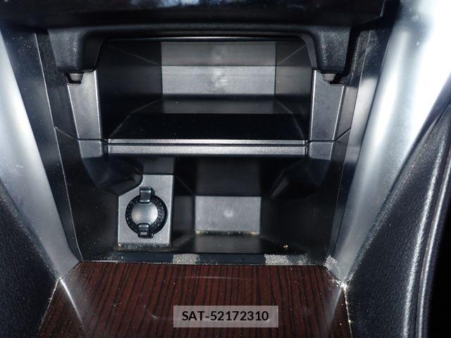 Toyota PREMIO 2019-07 8666739-10