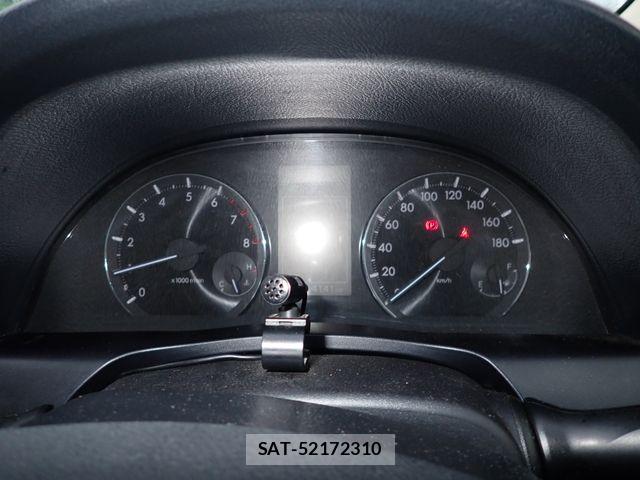 Toyota PREMIO 2019-07 8666739-11