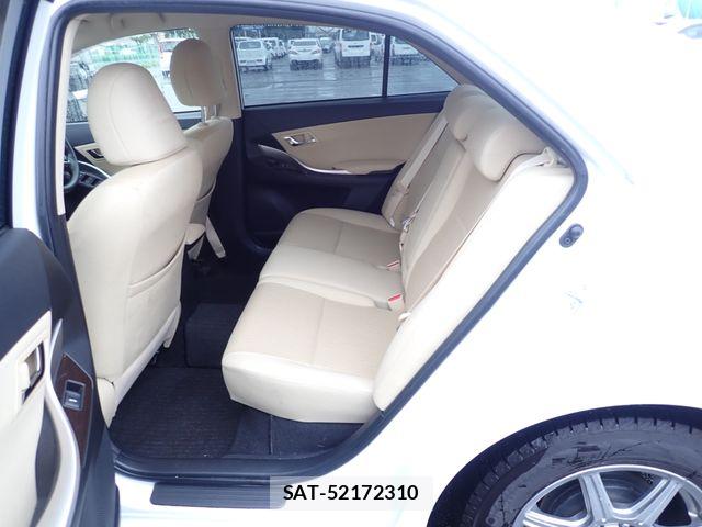 Toyota PREMIO 2019-07 8666739-23