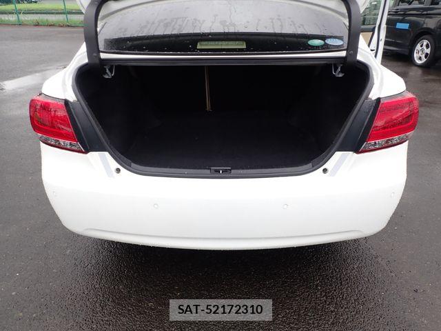 Toyota PREMIO 2019-07 8666739-24