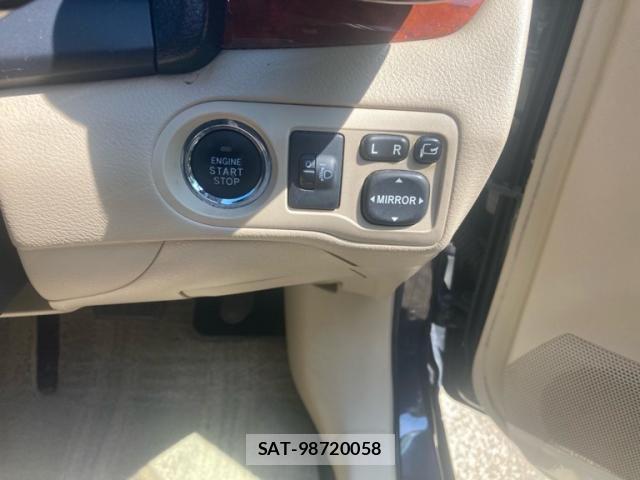 Toyota PREMIO 2014-02 8660995-11