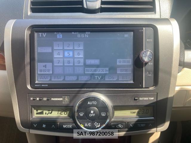 Toyota PREMIO 2014-02 8660995-15