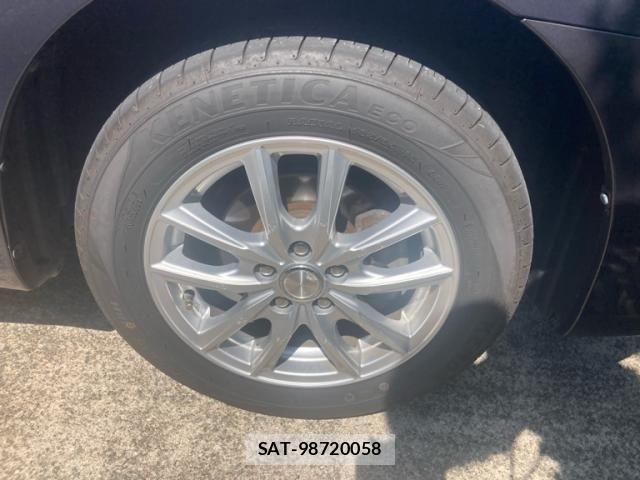 Toyota PREMIO 2014-02 8660995-4