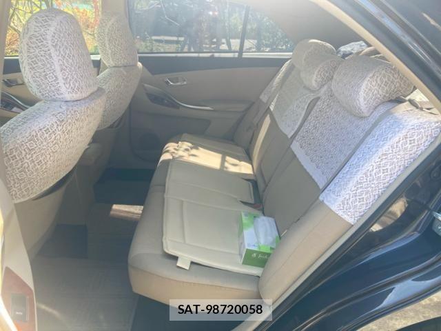Toyota PREMIO 2014-02 8660995-6