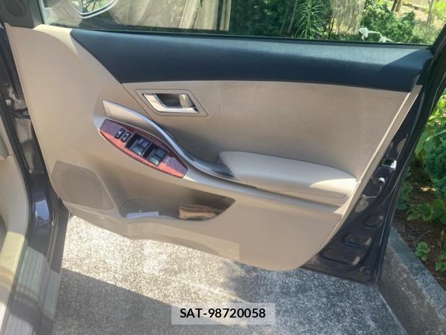 Toyota PREMIO 2014-02 8660995-8