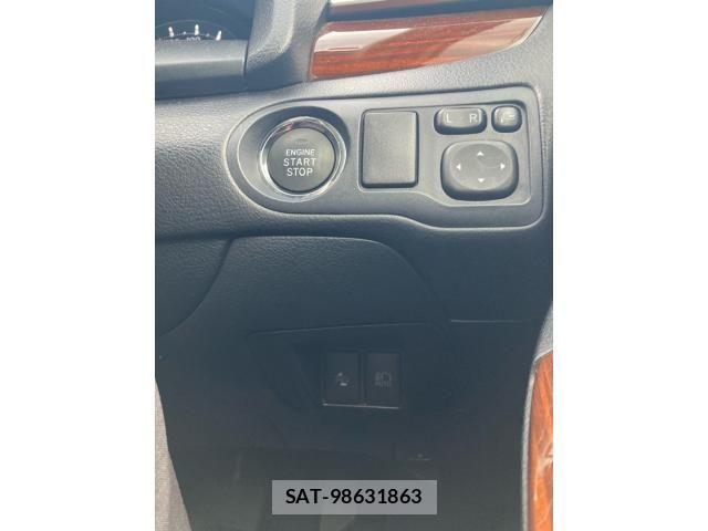 Toyota PREMIO 2018-08 8660991-10