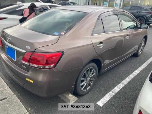 Toyota PREMIO 2018-08 8660991-4
