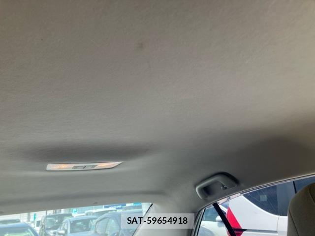 Toyota PREMIO 2008-09 8660989-14