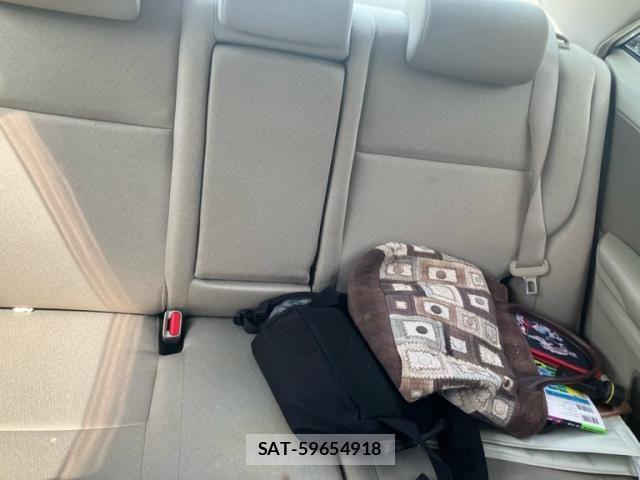 Toyota PREMIO 2008-09 8660989-15