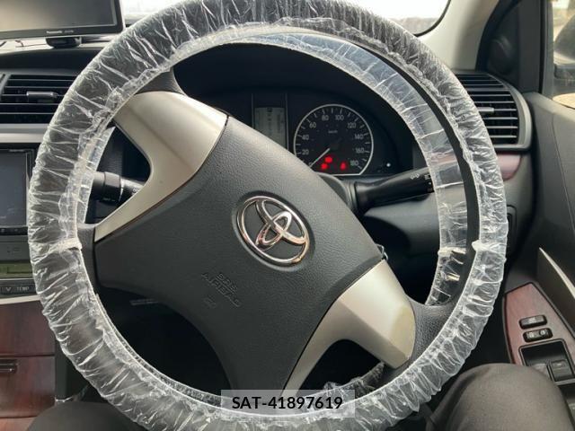 Toyota PREMIO 2010-08 8686293-13