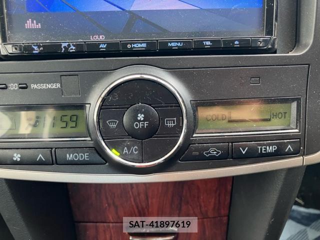 Toyota PREMIO 2010-08 8686293-16