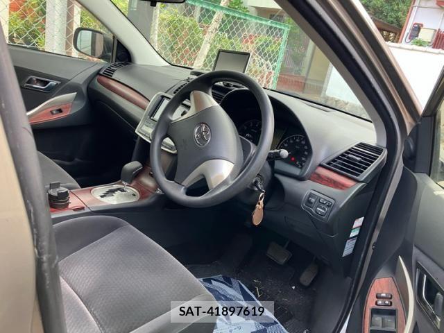 Toyota PREMIO 2010-08 8686293-7
