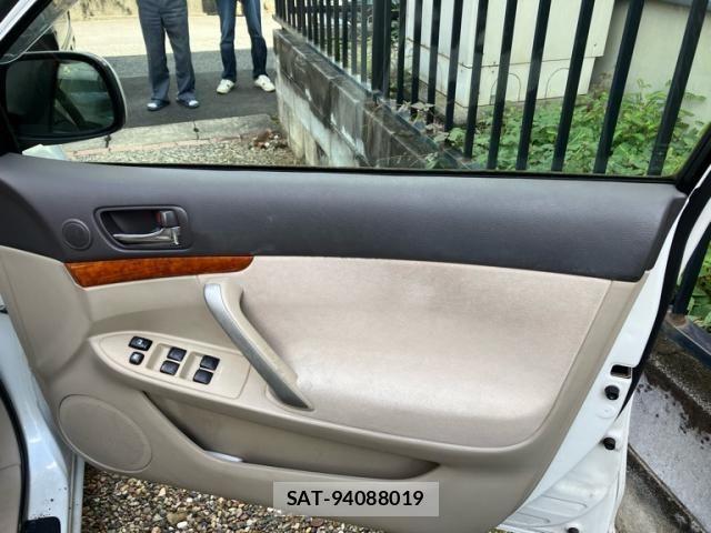 Toyota PREMIO 2005-02 8745233-13