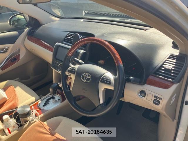 Toyota PREMIO 2014-07 8745230-9