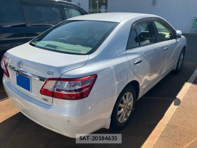 Toyota PREMIO 2014-07 8745230-4