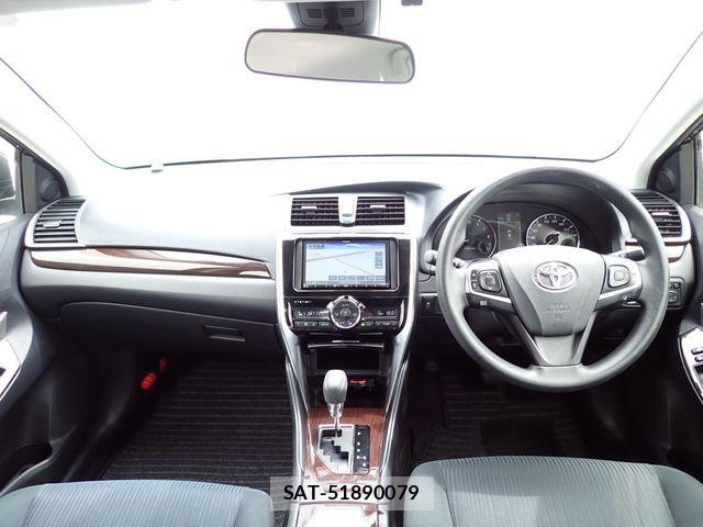 Toyota PREMIO 2021-03 8781639-1