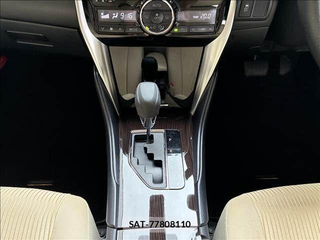 Toyota PREMIO 2019-09 8849039-10