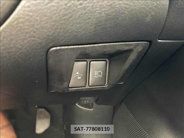 Toyota PREMIO 2019-09 8849039-11