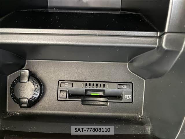 Toyota PREMIO 2019-09 8849039-12