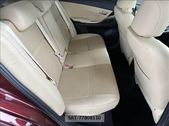 Toyota PREMIO 2019-09 8849039-18