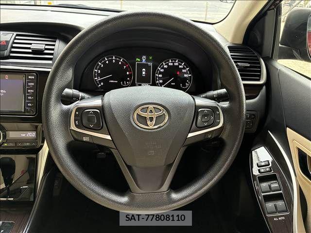 Toyota PREMIO 2019-09 8849039-7