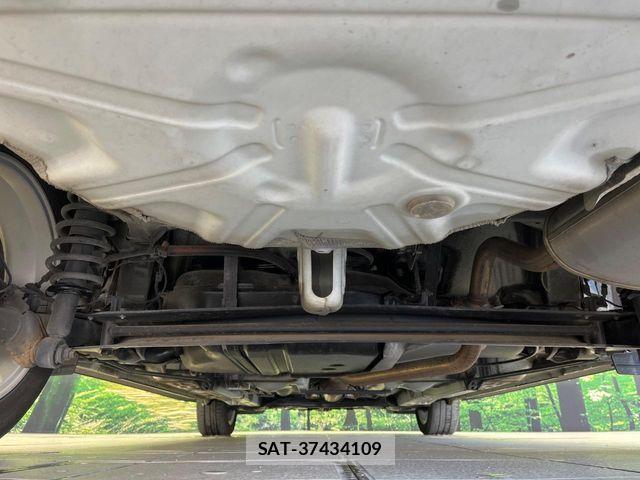 Toyota PREMIO 2012-07 8871832-19