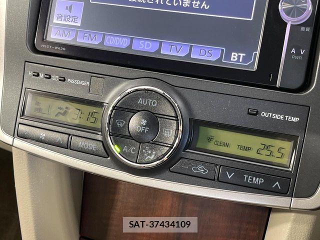 Toyota PREMIO 2012-07 8871832-6