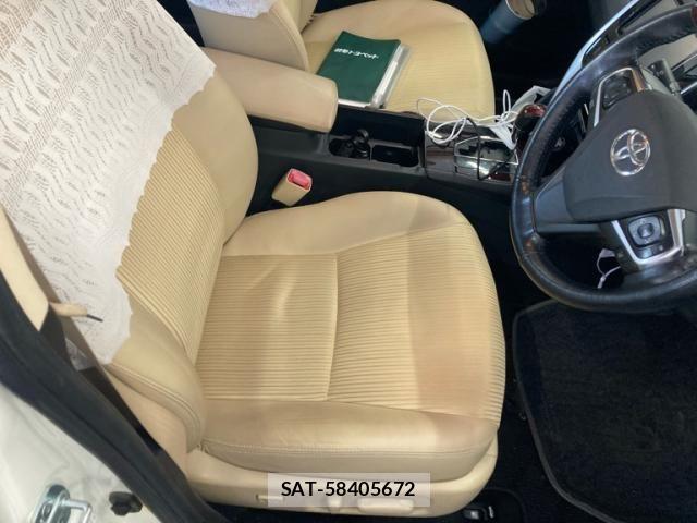 Toyota PREMIO 2020-03 8881579-9
