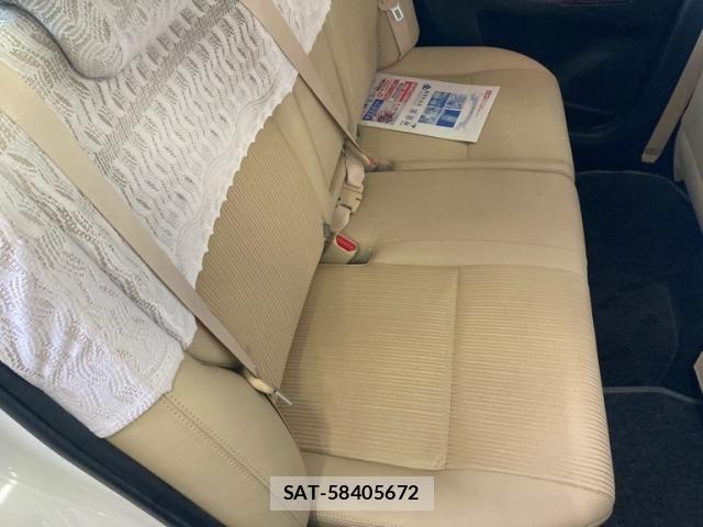 Toyota PREMIO 2020-03 8881579-10