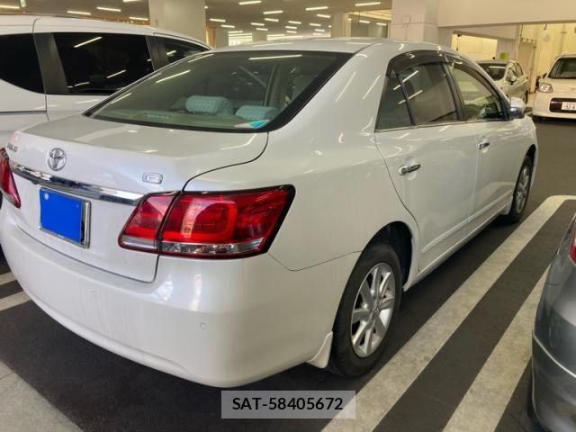 Toyota PREMIO 2020-03 8881579-2