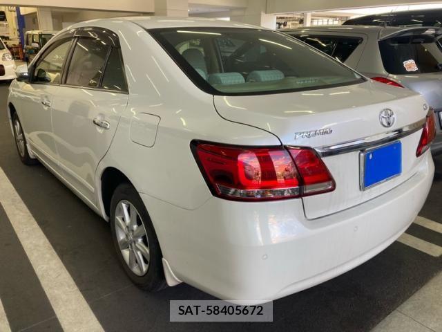 Toyota PREMIO 2020-03 8881579-3