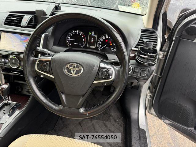 Toyota PREMIO 2016-09 8881580-13