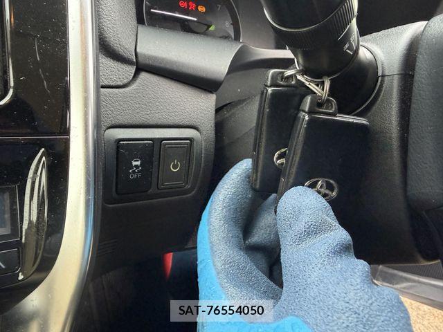 Toyota PREMIO 2016-09 8881580-14