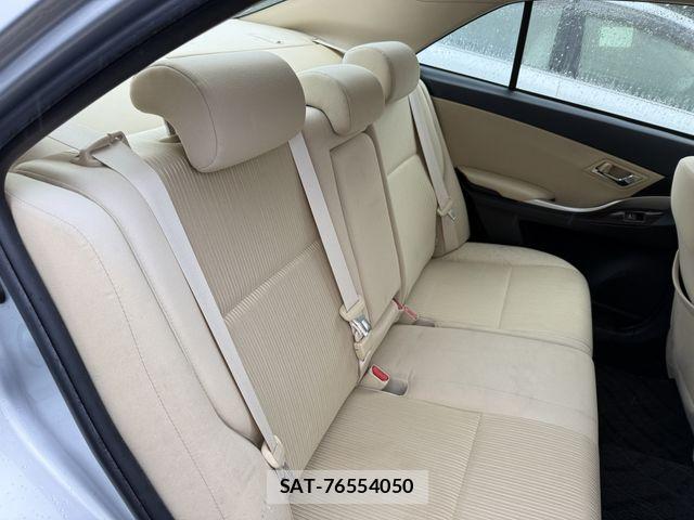 Toyota PREMIO 2016-09 8881580-16