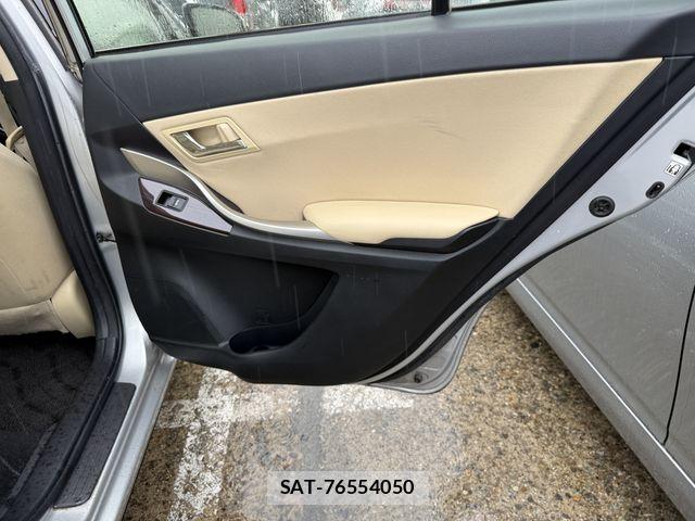 Toyota PREMIO 2016-09 8881580-21