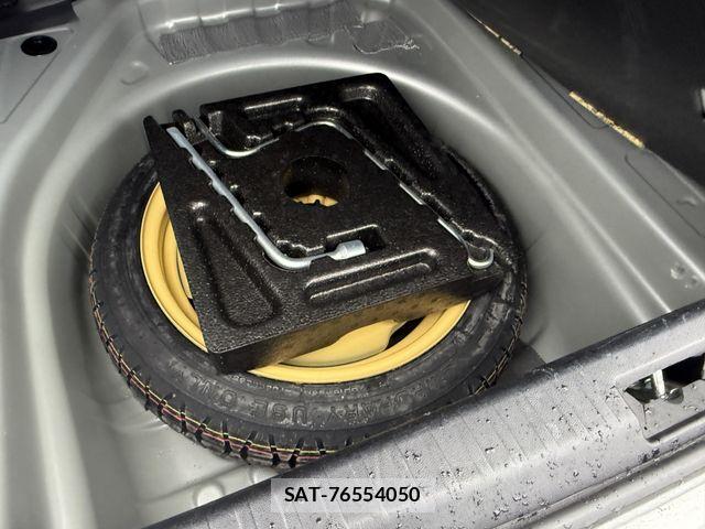 Toyota PREMIO 2016-09 8881580-25