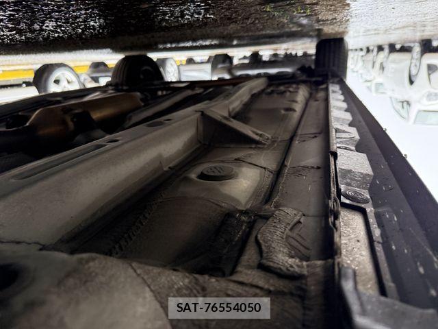 Toyota PREMIO 2016-09 8881580-26