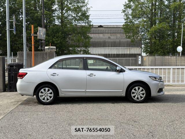 Toyota PREMIO 2016-09 8881580-5