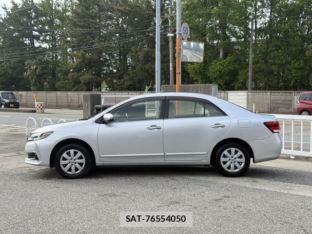 Toyota PREMIO 2016-09 8881580-6
