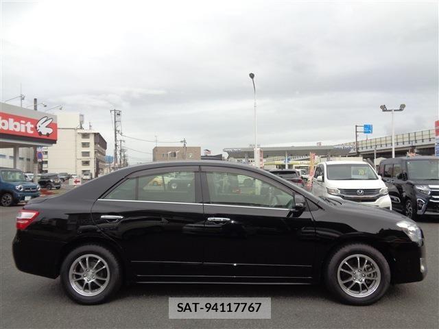 Toyota PREMIO 2016-03 7223596-11