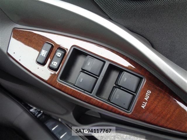 Toyota PREMIO 2016-03 7223596-26