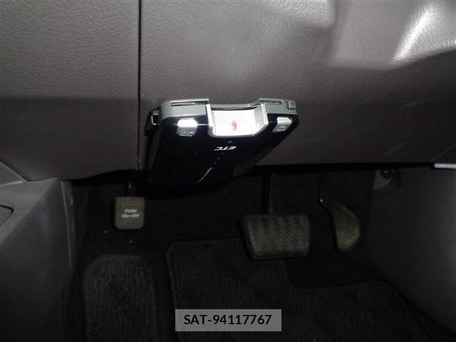 Toyota PREMIO 2016-03 7223596-28